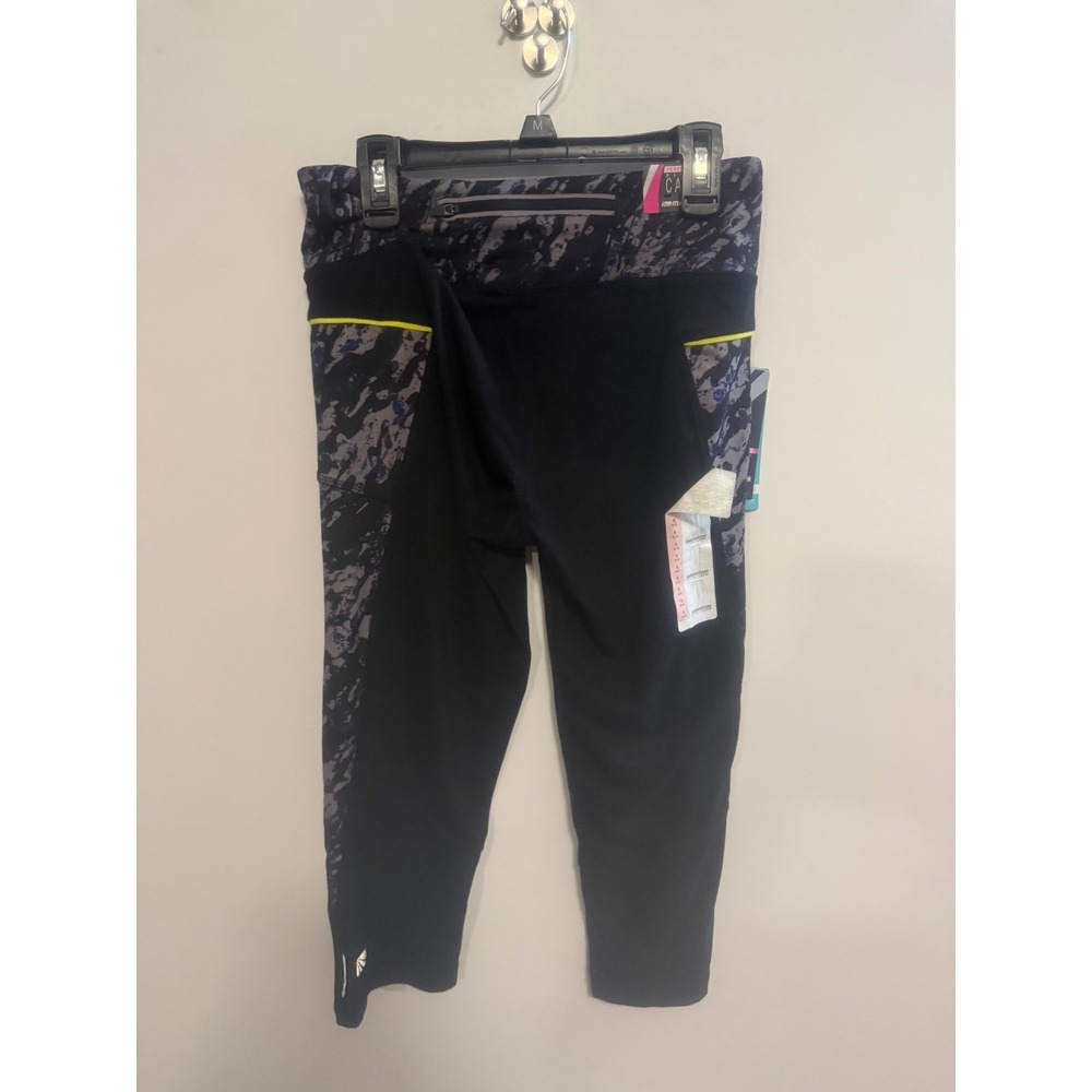 Marika Tek Women Black Camo Print Capri Leggings Yoga Pants Small 4-6 NWT